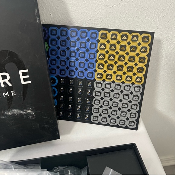 Spectre 007 JAMES BOND Board Game Strategy Challenging New In Box 2-4 Players - Picture 4 of 11